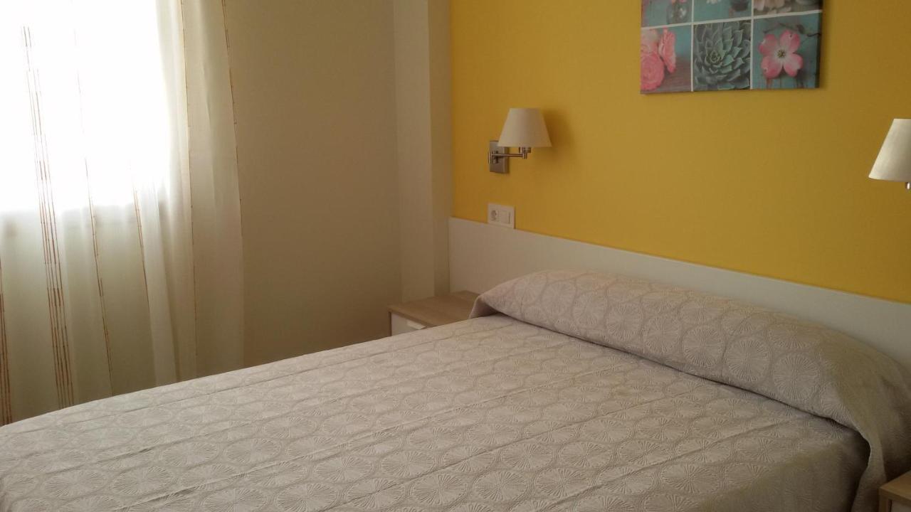 Hostal Restaurante Rancheiro Vigo Bagian luar foto