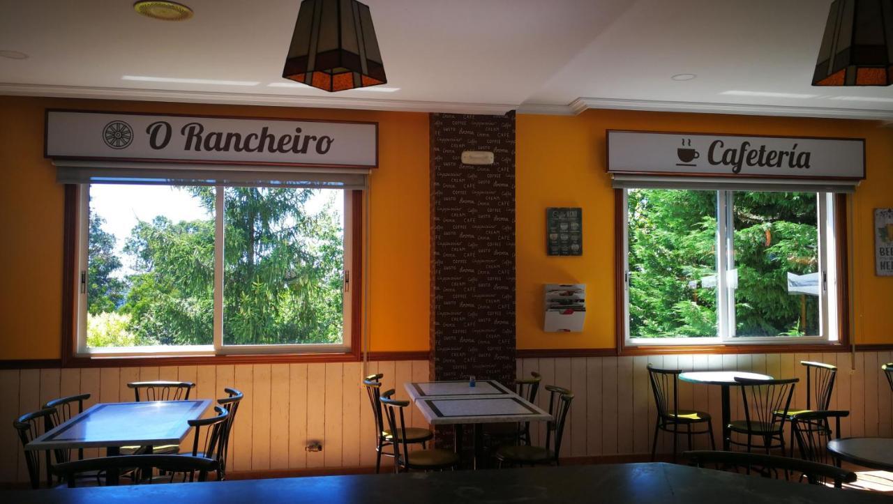Hostal Restaurante Rancheiro Vigo Bagian luar foto