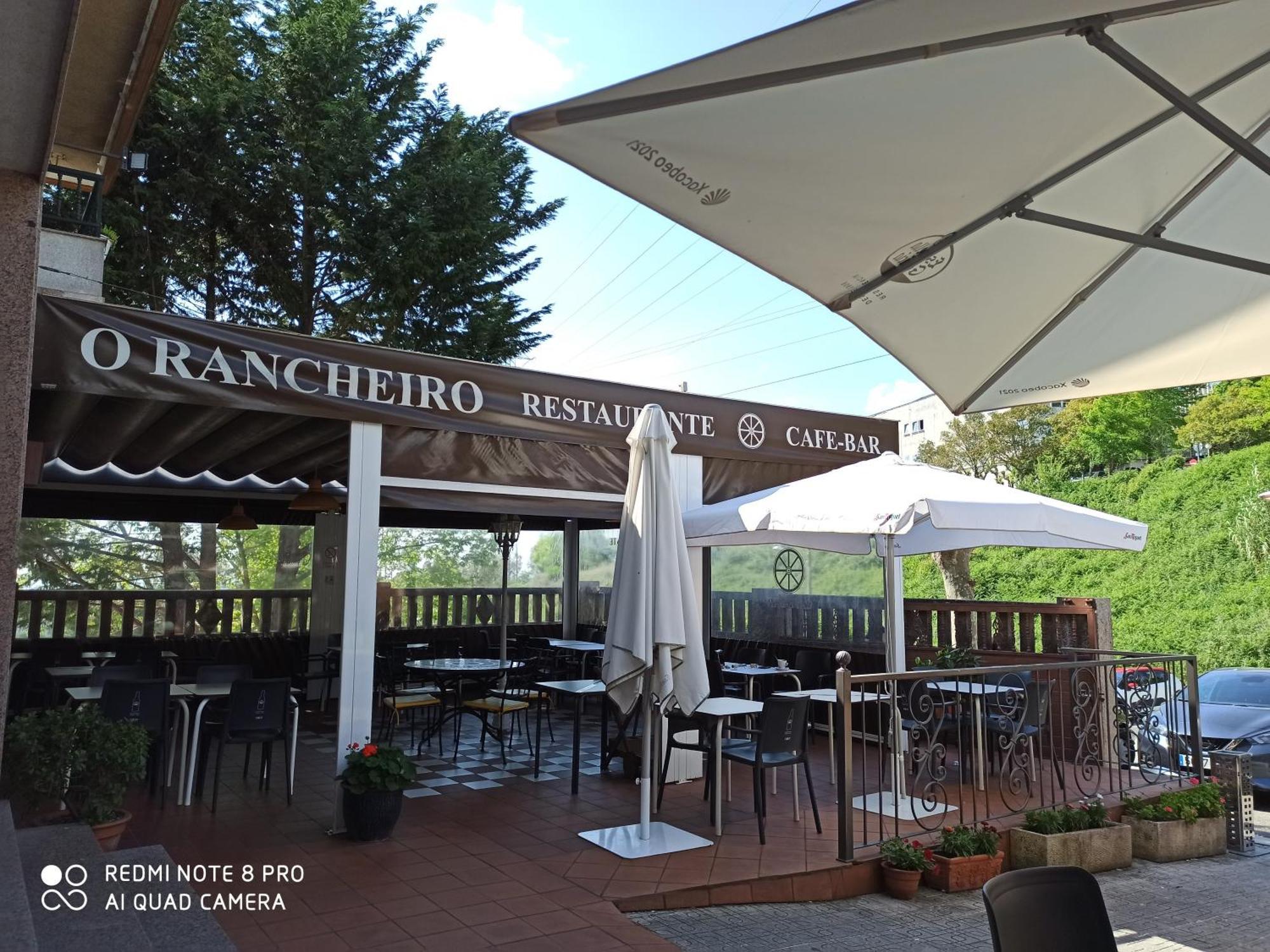 Hostal Restaurante Rancheiro Vigo Bagian luar foto