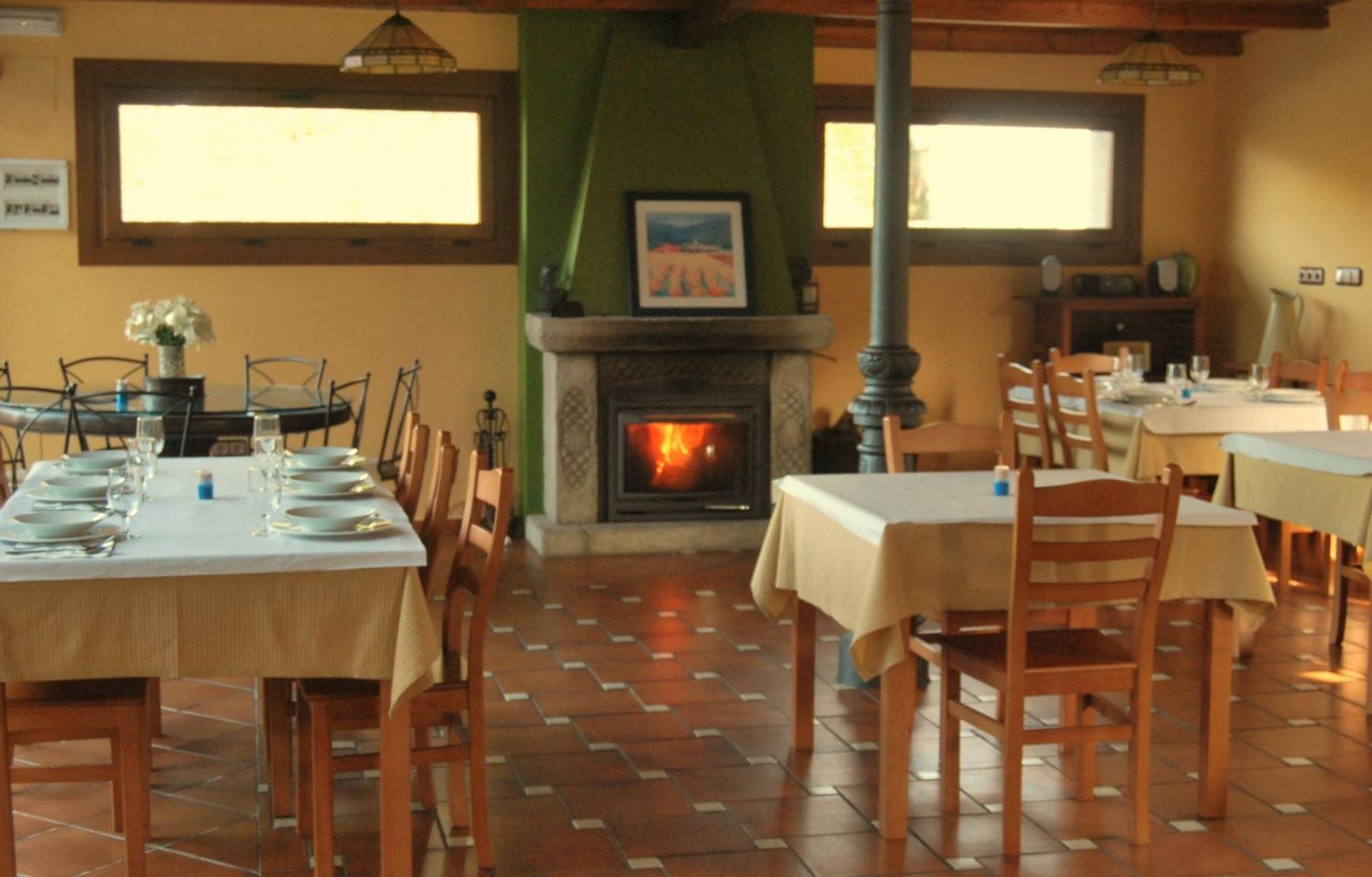 Hostal Restaurante Rancheiro Vigo Bagian luar foto