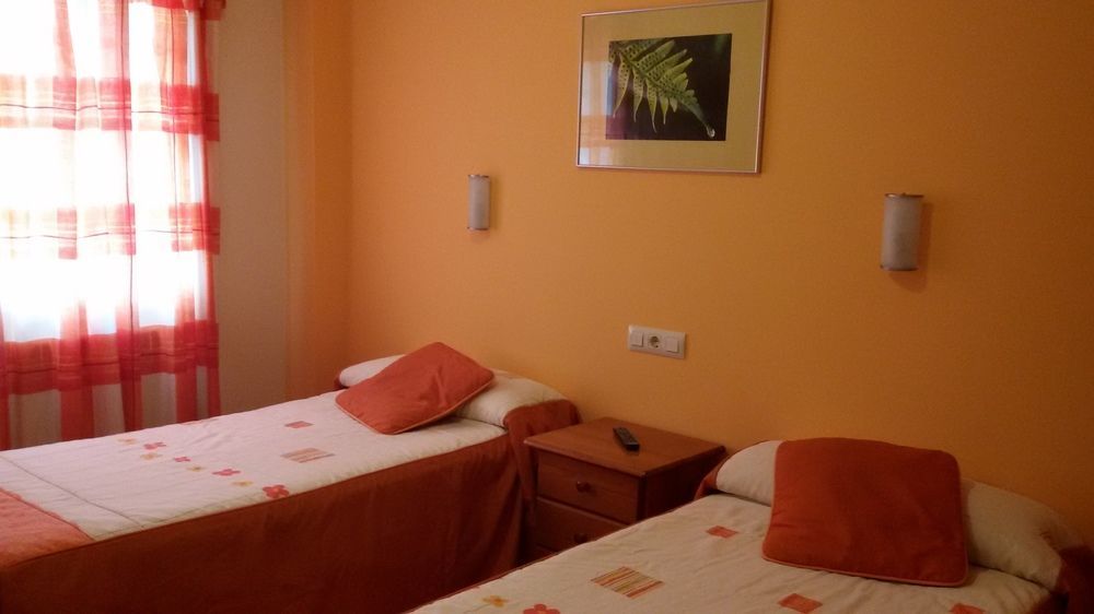 Hostal Restaurante Rancheiro Vigo Bagian luar foto